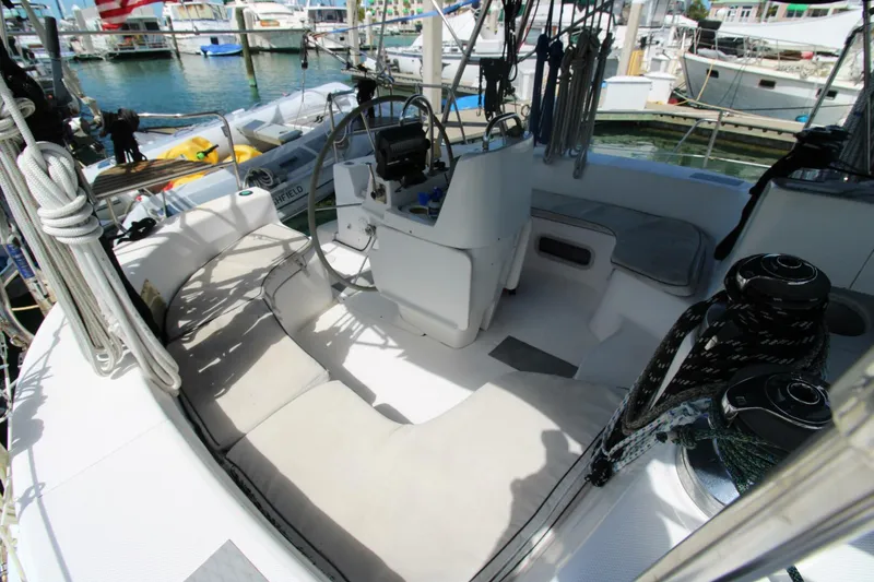 Slide: The Image of Hunter 410 2002 - 5120244