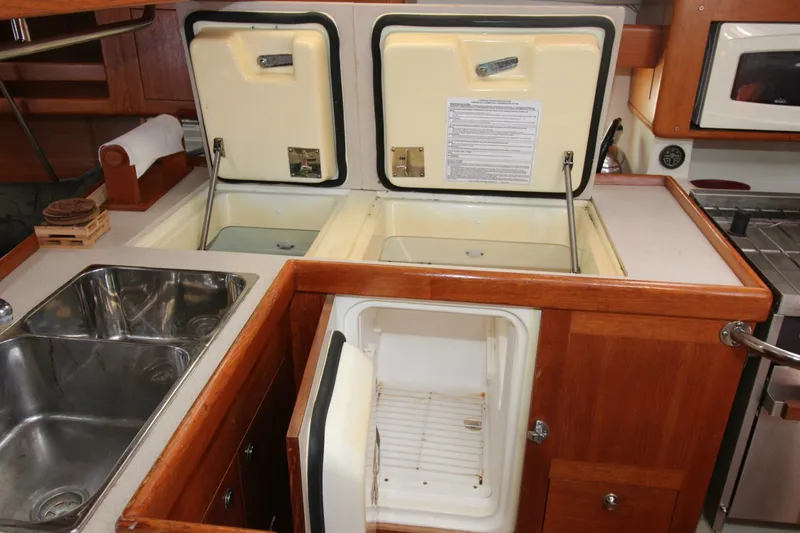 Slide: The Image of Hunter 410 2002 - 5120299