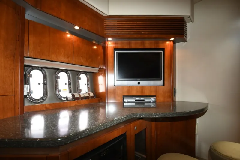 Slide: The Image of 2007 42 Cruisers Express - Got Tubes II - Salon - 5120328