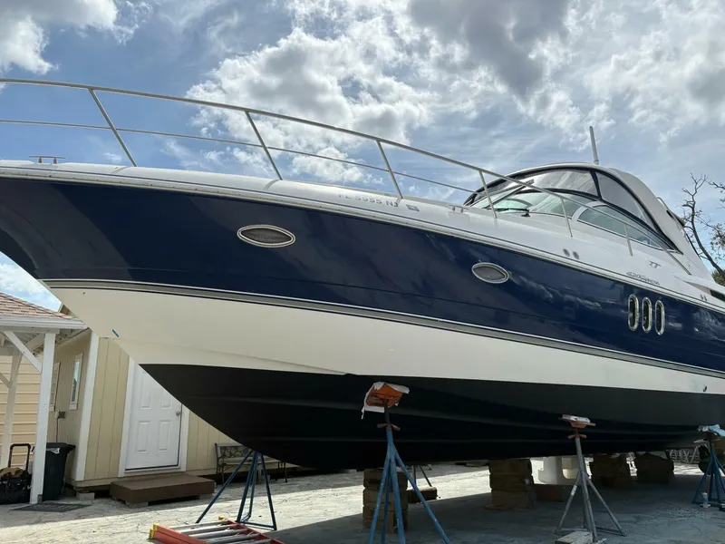 Slide: The Image of Cruisers Yachts 420 Express 2007 - 5125376