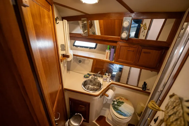 Slide: The Image of Carver 42 Aft Cabin 1988 - 5120991
