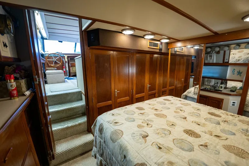 Slide: The Image of Carver 42 Aft Cabin 1988 - 5120999