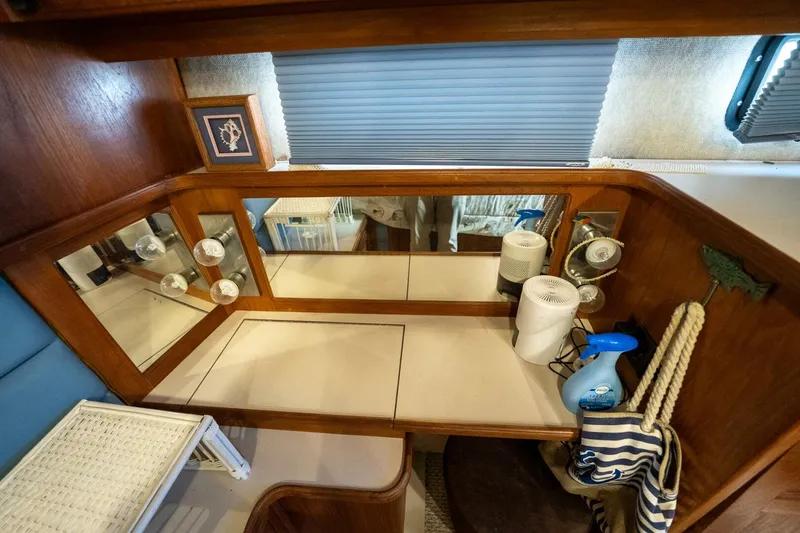 Slide: The Image of Carver 42 Aft Cabin 1988 - 5121000