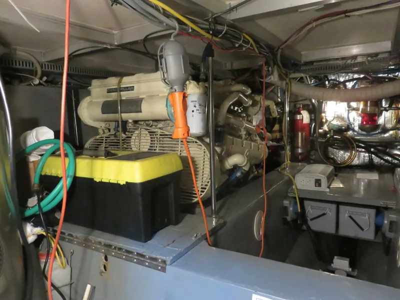 Slide: The Image of Carver 42 Aft Cabin 1988 - 5717643