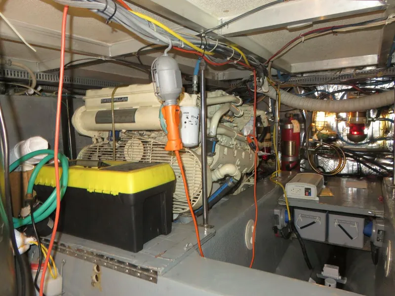 Slide: The Image of Carver 42 Aft Cabin 1988 - 5717644