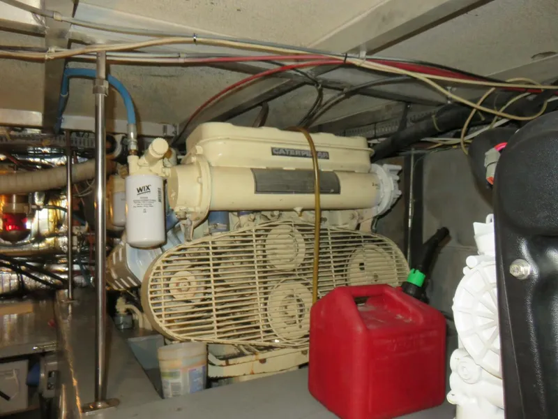 Slide: The Image of Carver 42 Aft Cabin 1988 - 5717645