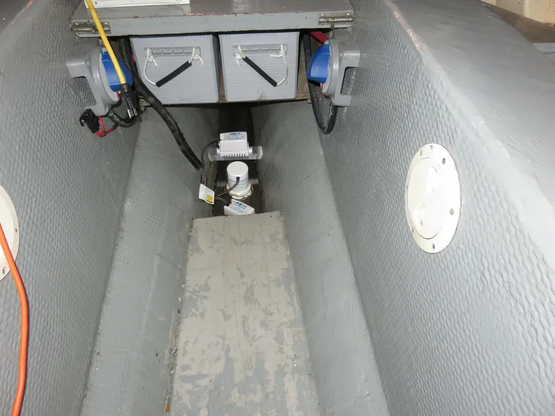 Slide: The Image of Carver 42 Aft Cabin 1988 - 5717647