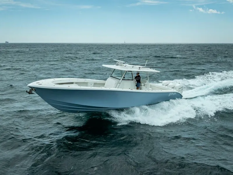 Slide: The Image of Yellowfin 39 Offshore 2018 - 5121700