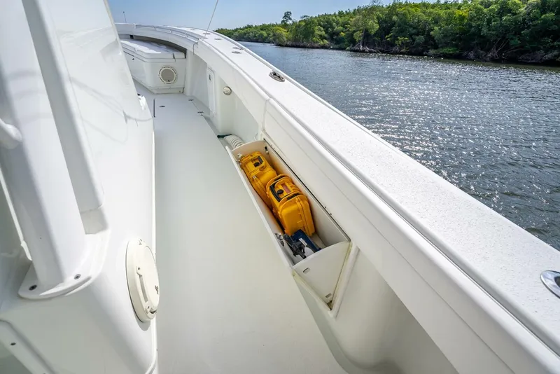Slide: The Image of Yellowfin 39 Offshore 2018 - 5121723