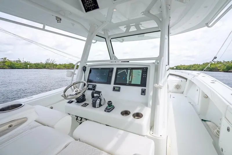 Slide: The Image of Yellowfin 39 Offshore 2018 - 5121705