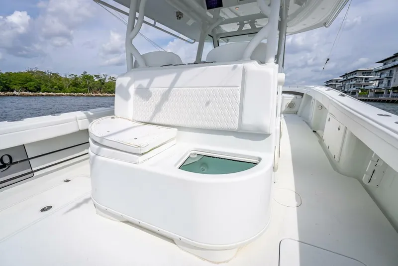 Slide: The Image of Yellowfin 39 Offshore 2018 - 5121703