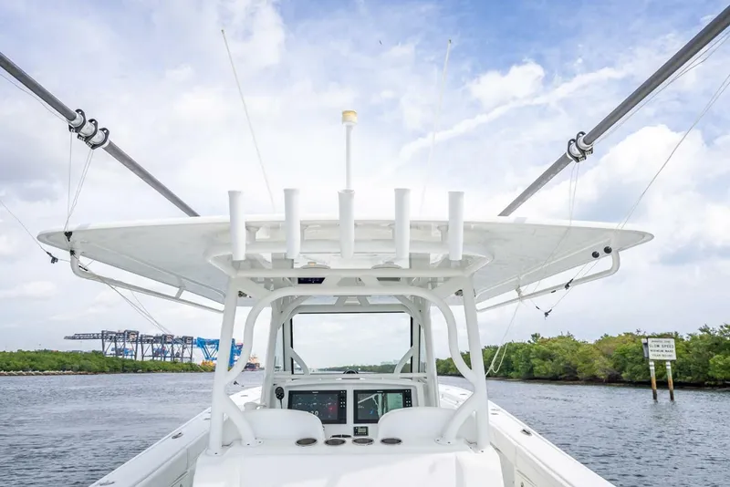 Slide: The Image of Yellowfin 39 Offshore 2018 - 5121715