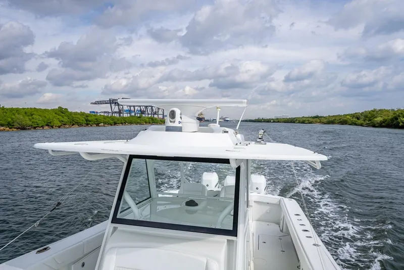 Slide: The Image of Yellowfin 39 Offshore 2018 - 5121731