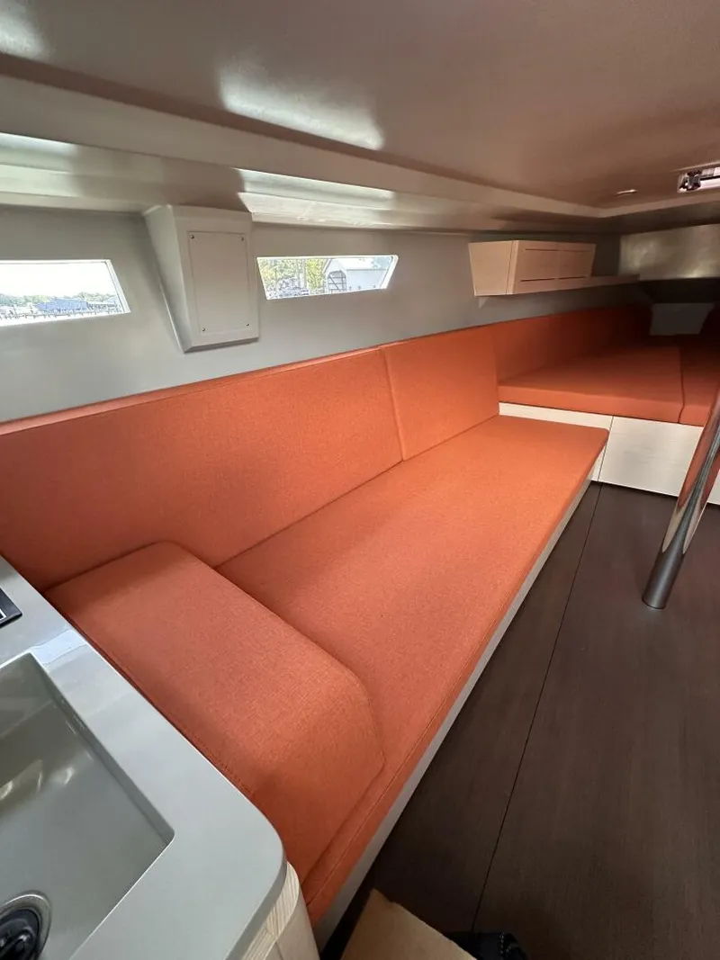 Slide: The Image of Saffier SE 33 Life 2025 - 5472543