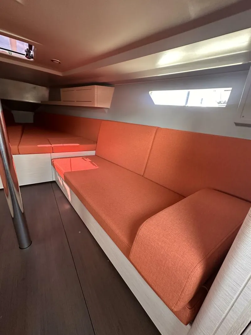 Slide: The Image of Saffier SE 33 Life 2025 - 5472545