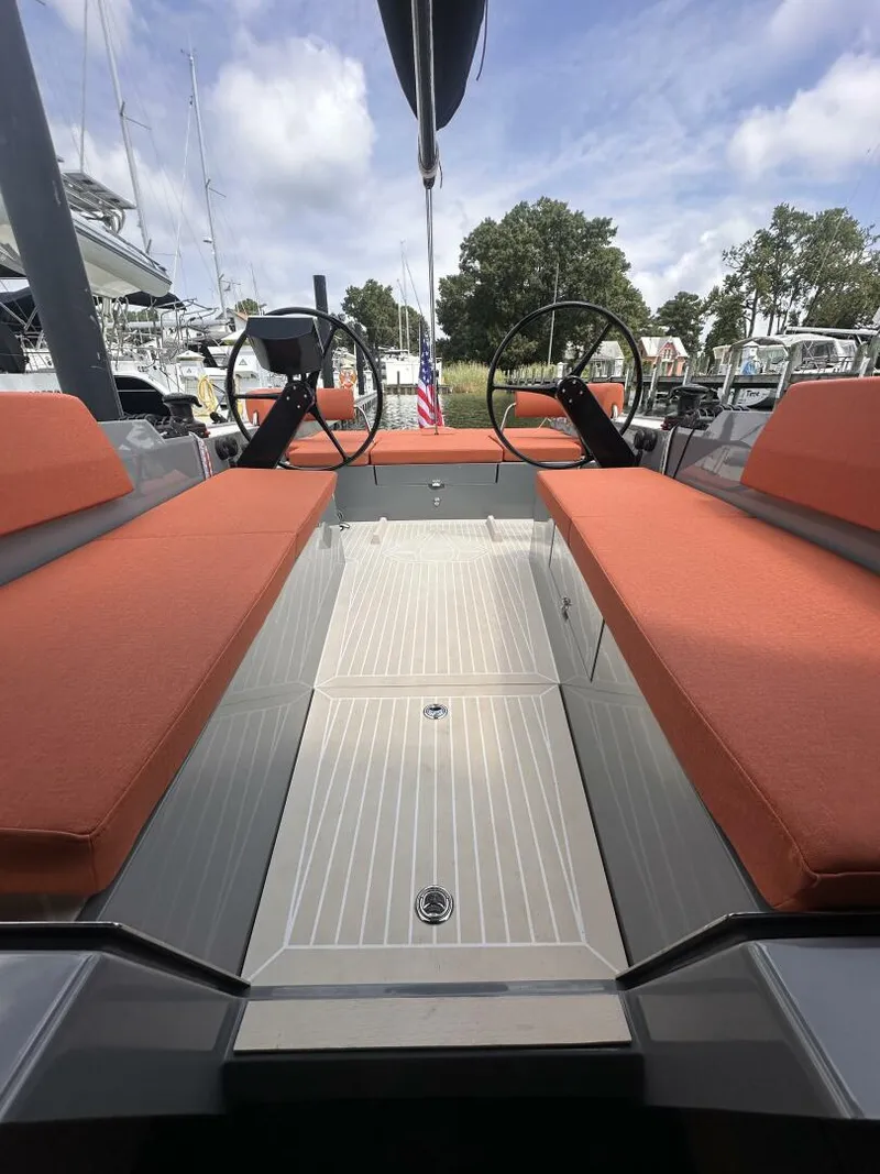 Slide: The Image of Saffier SE 33 Life 2025 - 5472568