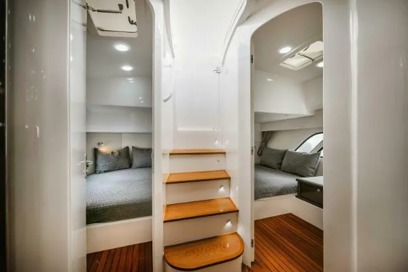 Slide: The Image of Intrepid 475 Sport Yacht 2018 - 5121582