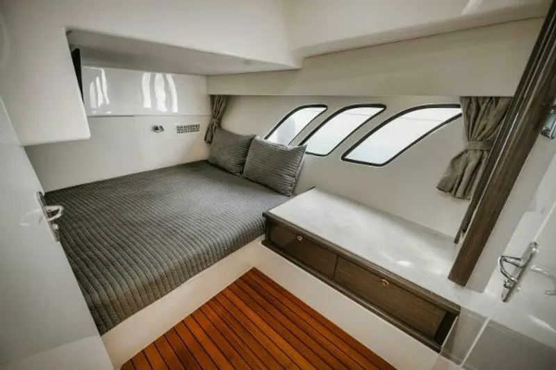 Slide: The Image of Intrepid 475 Sport Yacht 2018 - 5121584