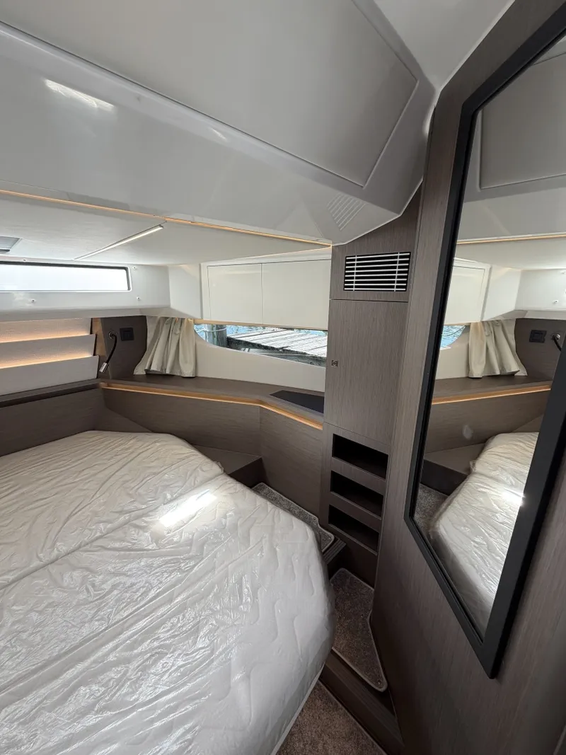 Slide: The Image of Jeanneau 1295 Coupe 2027 - 7817817