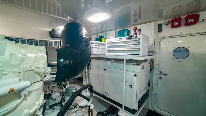 Slide: The Image of 2023 Viking 73 Convertible "Free Spool" - Engine room - 5122979
