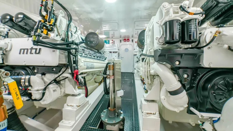 Slide: The Image of 2023 Viking 73 Convertible "Free Spool" - Engine room - 6428336
