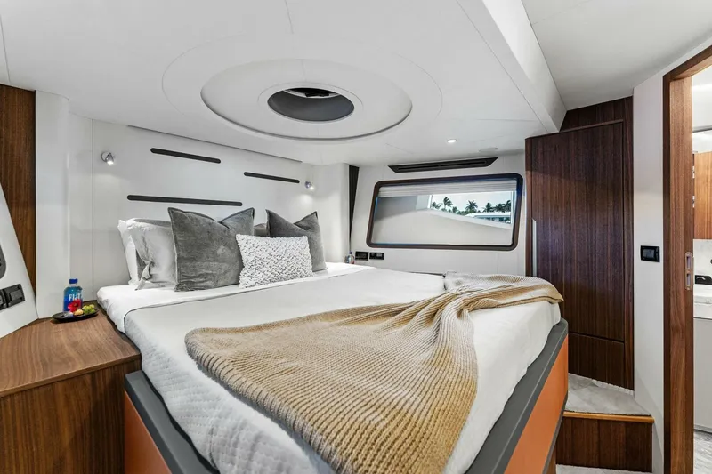 Slide: The Image of Aquitalia Flybridge 2025 - 5195444