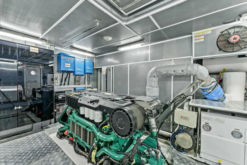 Slide: The Image of Aquitalia Flybridge 2025 - 5195502