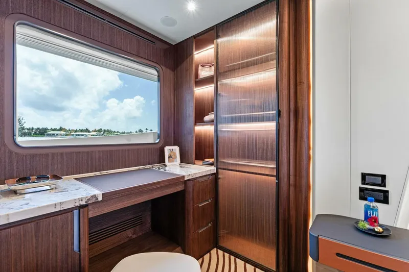 Slide: The Image of Aquitalia Flybridge 2026 - 5195404