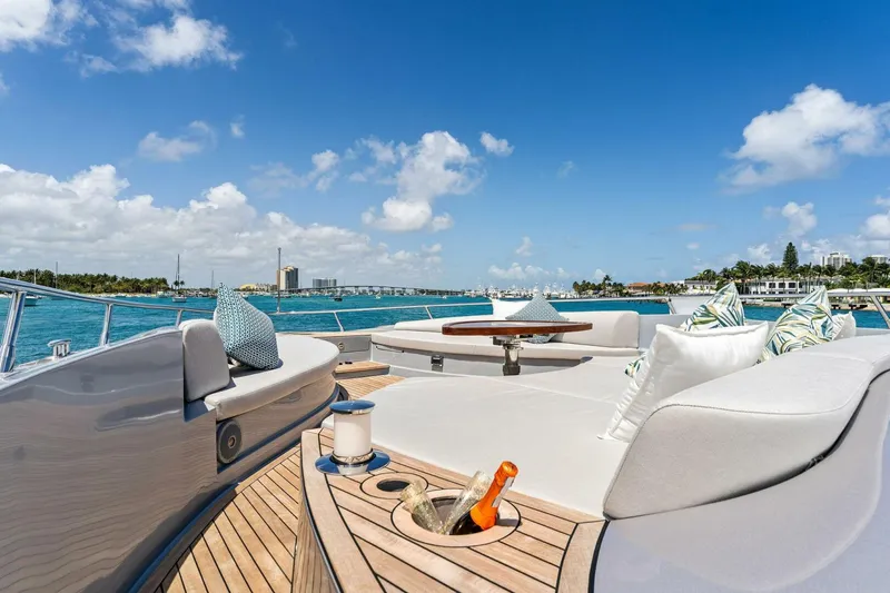 Slide: The Image of Aquitalia Flybridge 2026 - 5195455