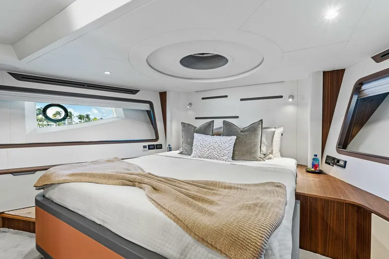 Slide: The Image of Aquitalia Flybridge 2027 - 5195442