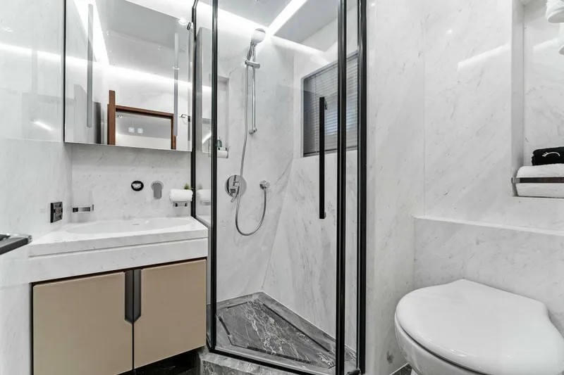 Slide: The Image of Aquitalia Flybridge 2027 - 5195449