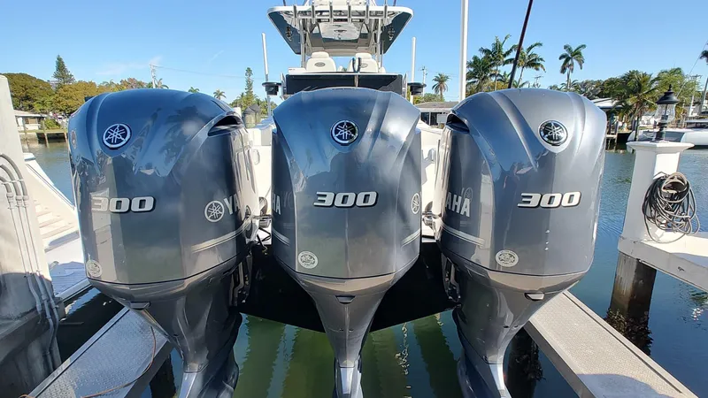 Slide: The Image of Invincible 36 Open Fisherman 2021 - 5123621