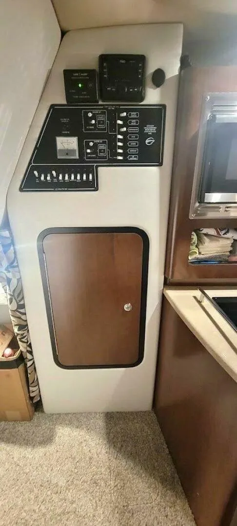 Slide: The Image of Crownline Boats 26 2022 - 5124665