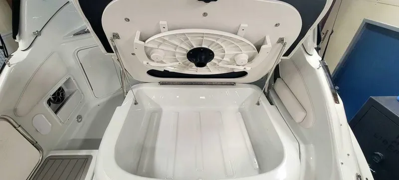 Slide: The Image of Crownline Boats 26 2022 - 5124670