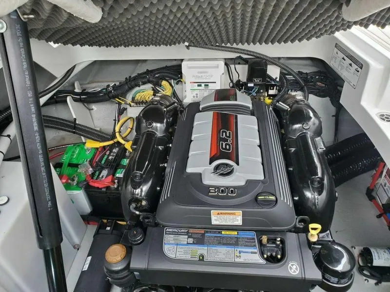 Slide: The Image of Crownline Boats 26 2022 - 5124671