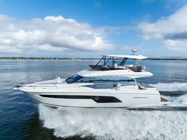 Slide: The Image of Prestige 520 2018 - 70