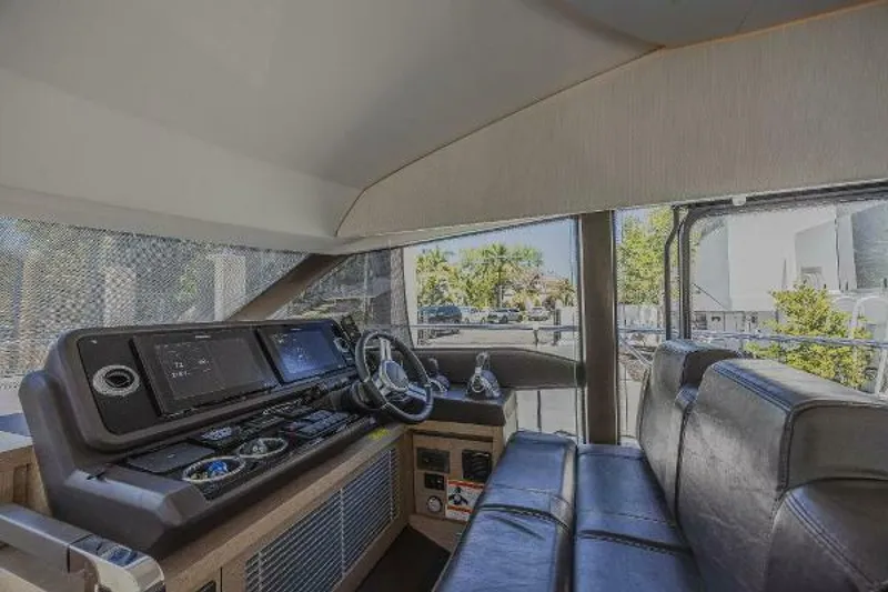 Slide: The Image of Prestige 520 2018 - 5124835