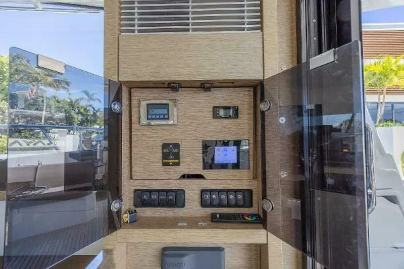 Slide: The Image of Prestige 520 2018 - 5124841