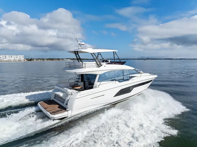 Slide: The Image of Prestige 520 2018 - 68