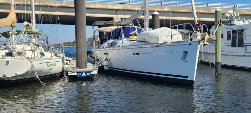 Slide: The Image of Stb Bow Athena, 2011 Beneteau 49 - 5125934