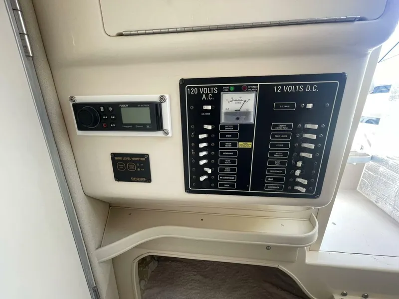 Slide: The Image of Grady-White Marlin 300 2003 - 5126281