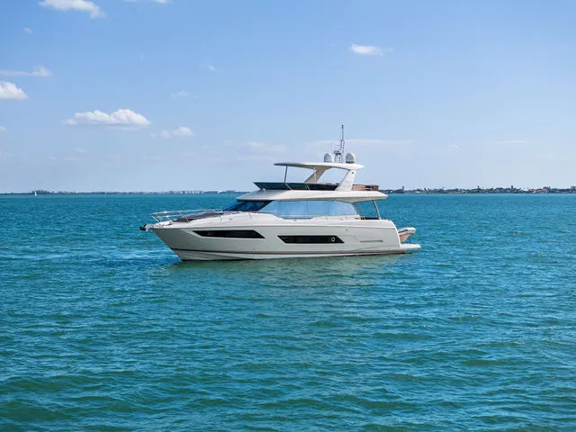 Slide: The Image of Prestige 680 Flybridge 2018 - 62
