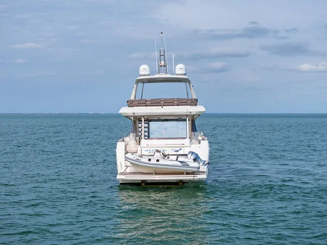Slide: The Image of Prestige 680 Flybridge 2018 - 66