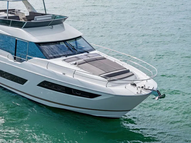 Slide: The Image of Prestige 680 Flybridge 2018 - 68