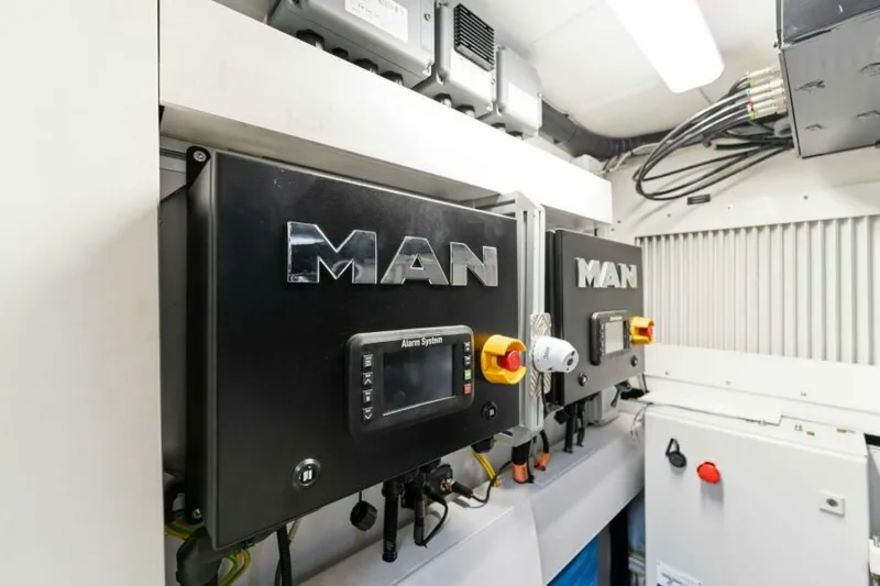 Slide: The Image of Pershing 7X 2022 - 5127065