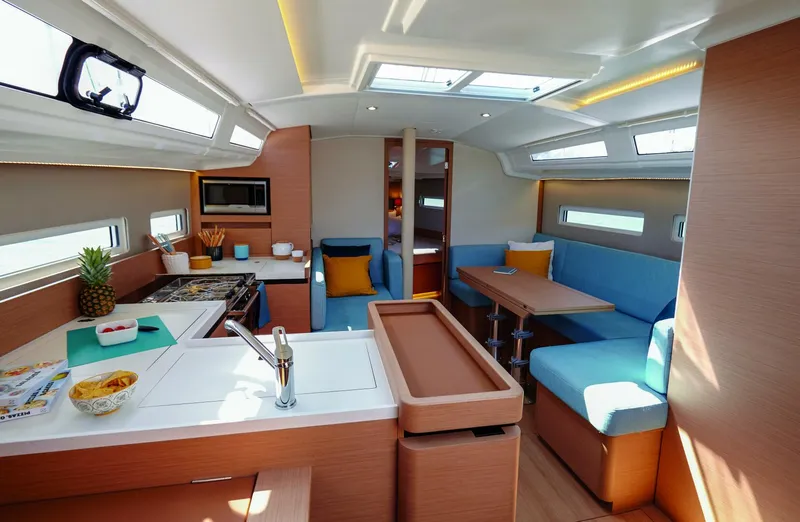 Slide: The Image of Jeanneau 41 2024 - 5588576