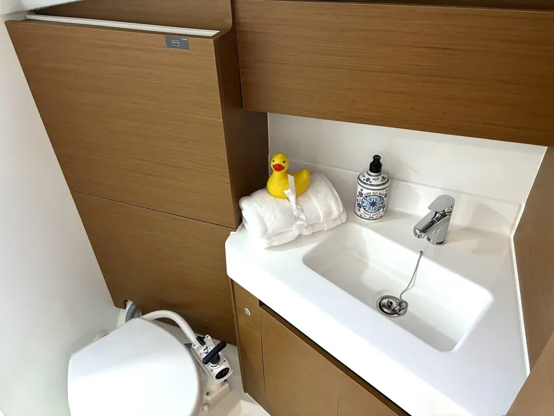 Slide: The Image of Jeanneau 35 2024 - 5127123