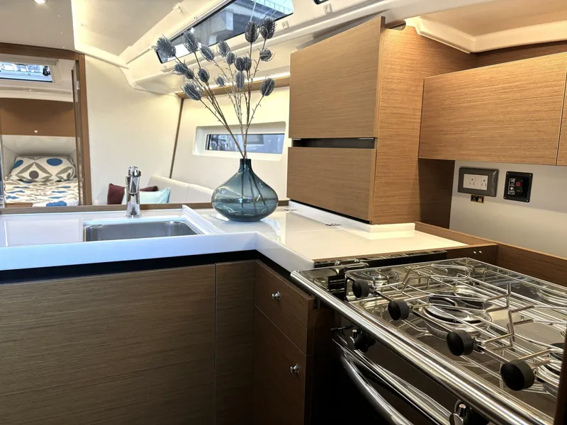 Slide: The Image of Jeanneau 35 2024 - 5127126