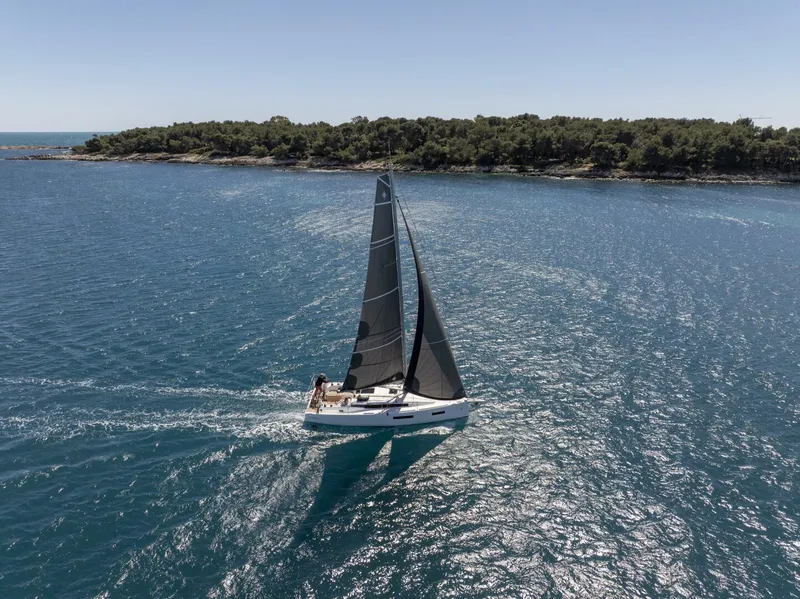 Slide: The Image of Jeanneau 35 2024 - 5588762