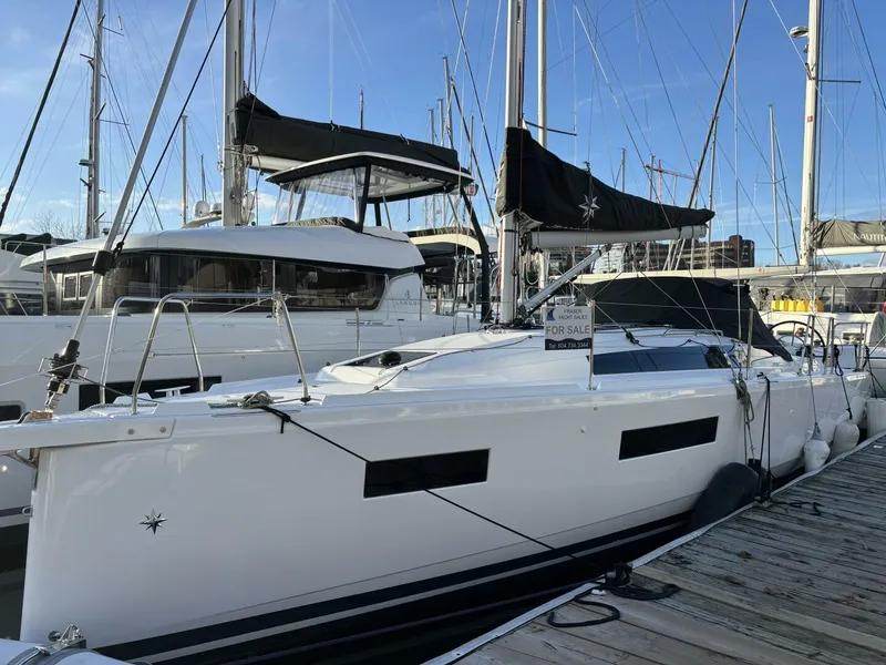 Slide: The Image of Jeanneau 35 2024 - 5127129